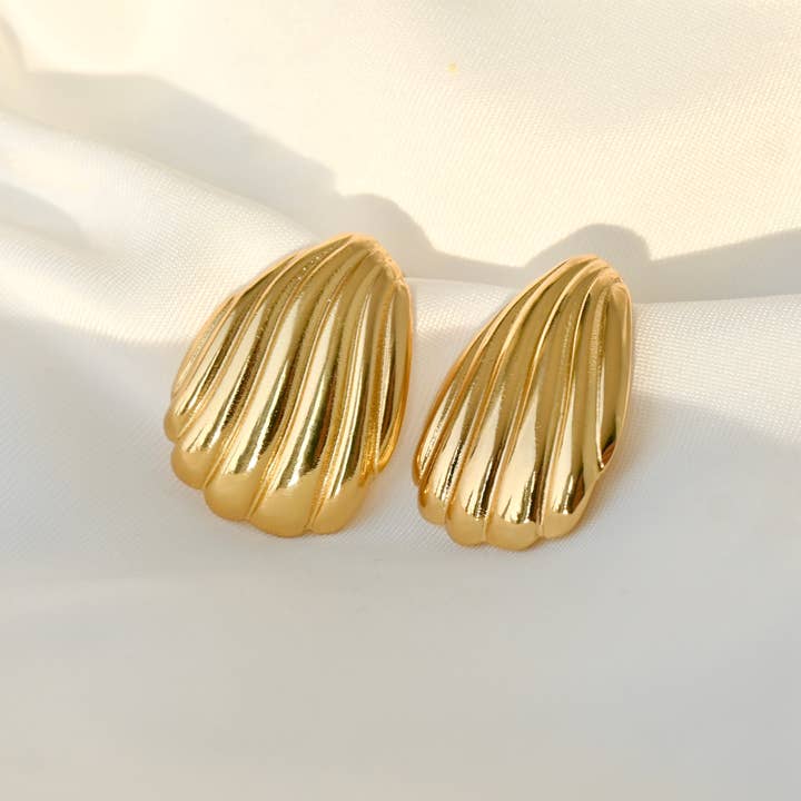 Blueyejewelry - Vendita all'ingrosso Orecchini pendenti - Orecchini Geometrici - Orecchini a Conchiglia Impermeabili con Creste12