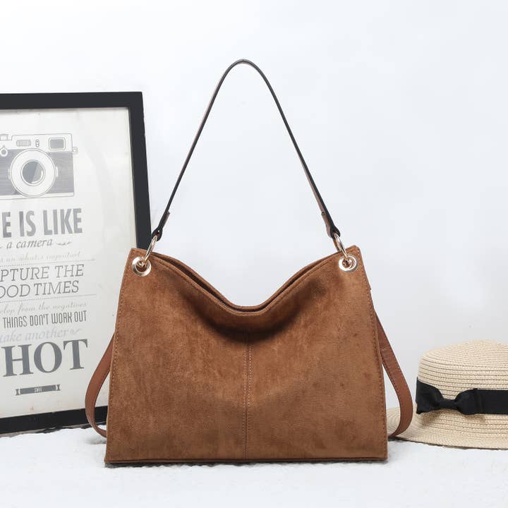 House of Milano – wholesale Shoulder bag – women's – 25453 Vegan Suede Slouch Bag7