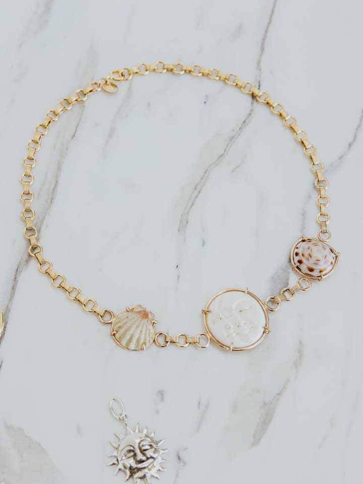 Collier Talisman Lune + Marée pour la vente par Wings Hawaii