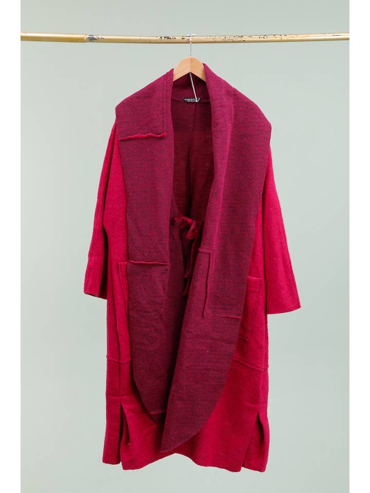 la maison des fibres naturelles - Wholesale Coat – Women’s - Long coat Paris style 98043 80% wool 20% polyester10