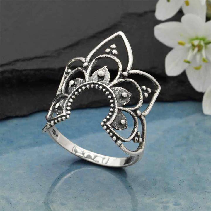 Nina Designs - Venta al por mayor Anillo de banda/apilable - Anillo de plata de ley con mandala calado