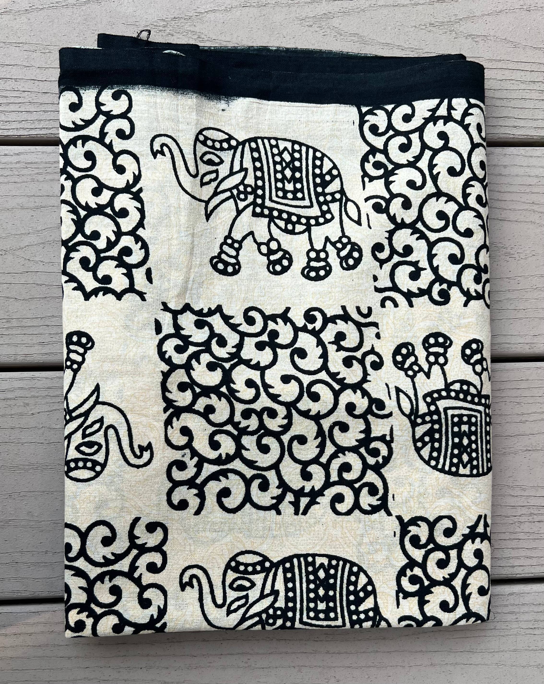 Lungta Imports - Vendita all'ingrosso Arazzi/Tessuti d'arredo - Arazzo Elephant Mandala 80 «X50" Bianco8