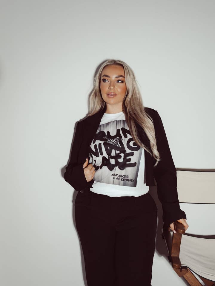 T-shirt en retard pour la vente par PINNED by K