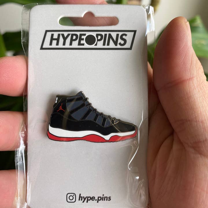 Hype Pins - Wholesale Lapel Pin/Button - Air Jordan 11 | Bred2
