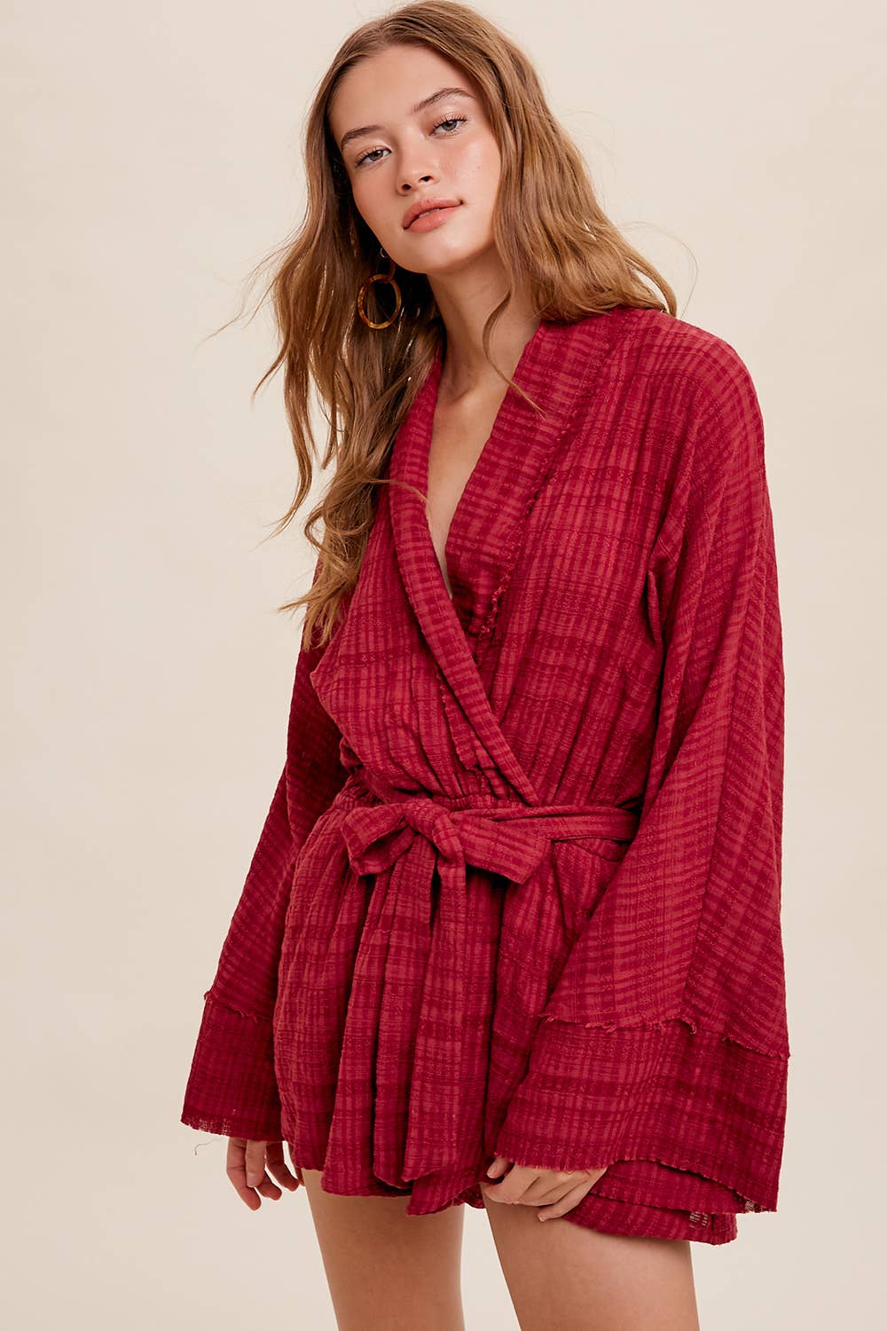 Listicle – Romper - Mulher por atacado – Macacão Texturizado com Cinto0