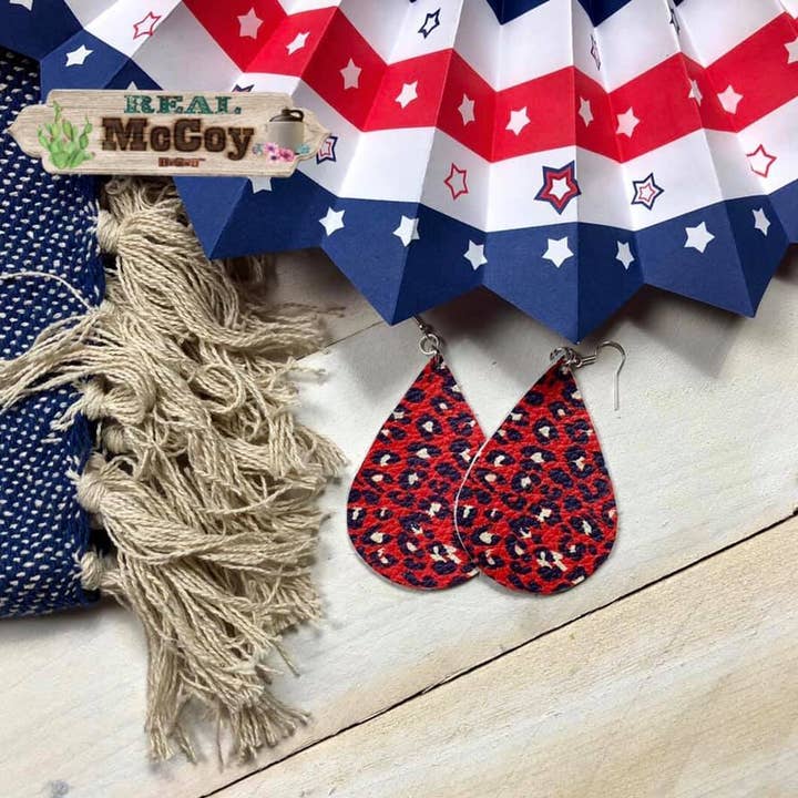 Rote Leoparden-Lederohrringe für den Großhandel von Real McCoy Mercantile, LLC