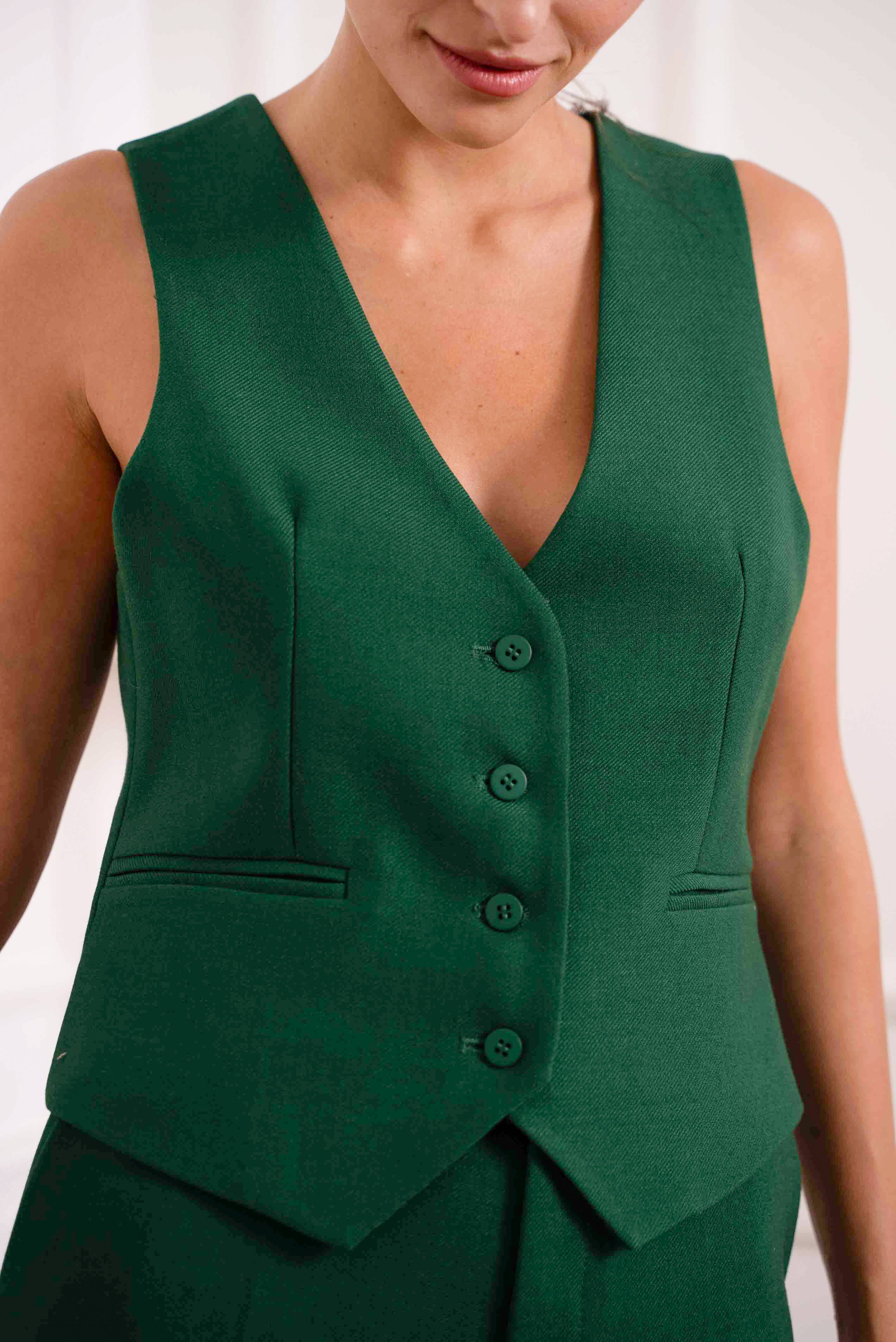 Attentif Paris - Wholesale Suit Vest - Women's - [Thick] Fitted tailored vest in winter material5
