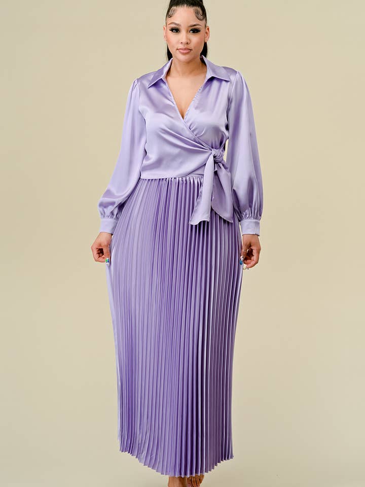 KNAP NED SKJORTE OG PLISSERET NEDERDEL SÆT for engroshandel hos ELEICH INC