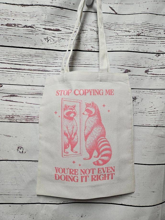 Hör auf, mich zu kopieren Tasche für den Großhandel von Waves of Pearls LLC