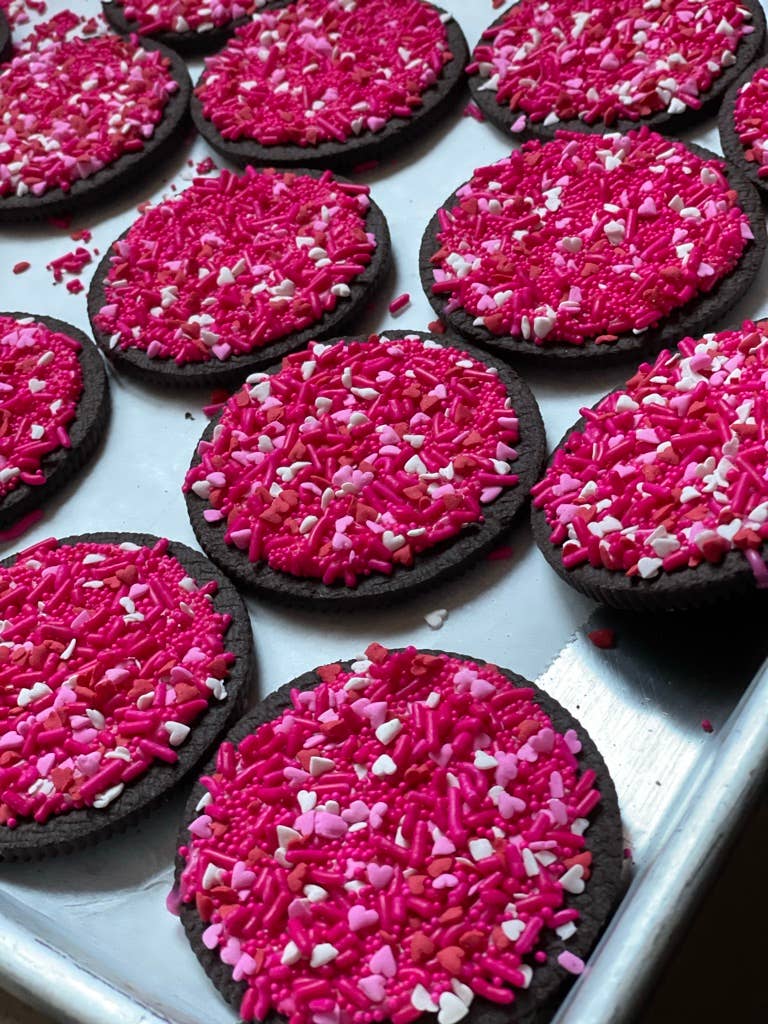 big fat cookie, llc - Wholesale Cookie - Oreo+ seasonal sprinkle Big Oreo top.5