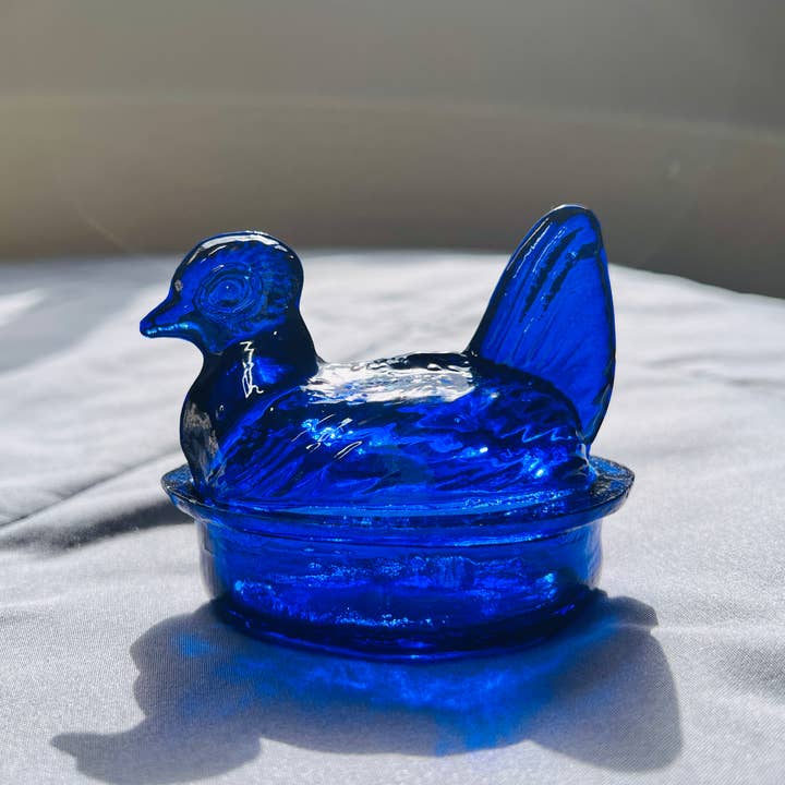 Kitchen One - Wholesale Decorative Plate/Dish/Bowl - Nesting Hen Bowl - SAPHIRE BLUE | Hand Blown Glass