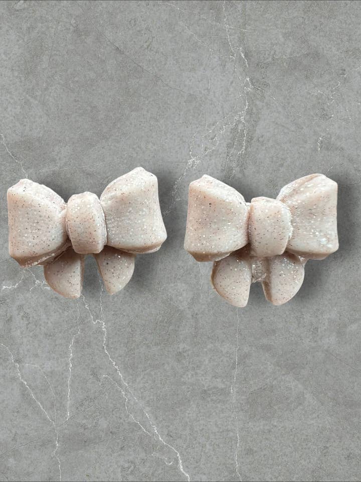 Bitty Bows - Oorbellen van polymeerklei voor wholesale door Curio Cab
