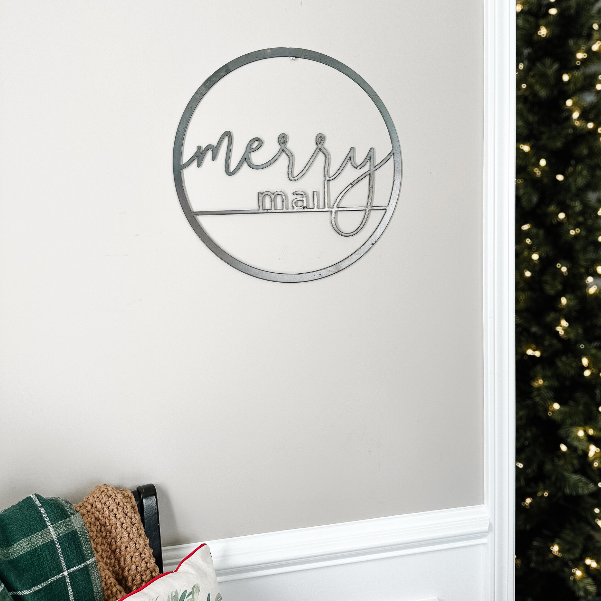 Keystone Steel Co. - Wholesale Christmas Wall Art - "Merry Mail" Magnetic Christmas Card Wreath - Script6