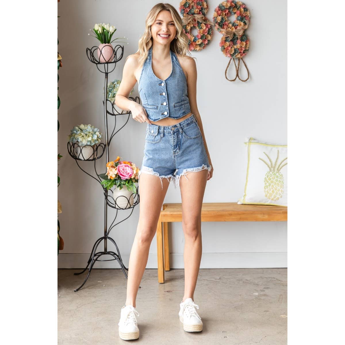 Denim LT Wash Short en jean à boucle et ceinture à rabat en vente sur Faire7
