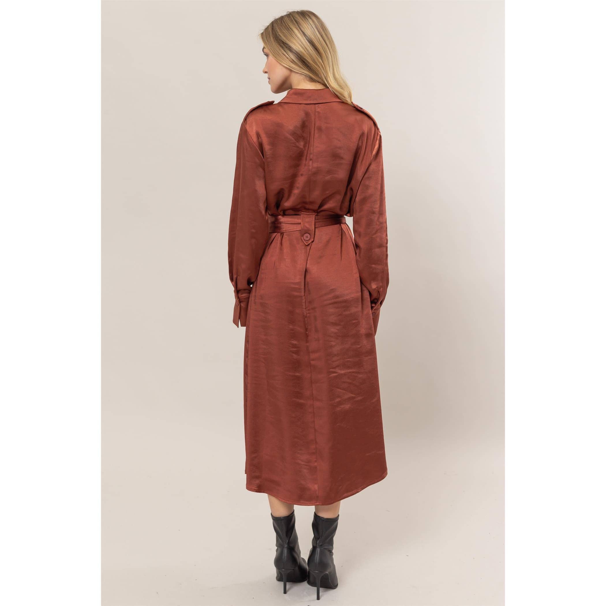 HYFVE – Engroshandel Kjole - Dame – Mat satinbæltet midi-skjortekjole6