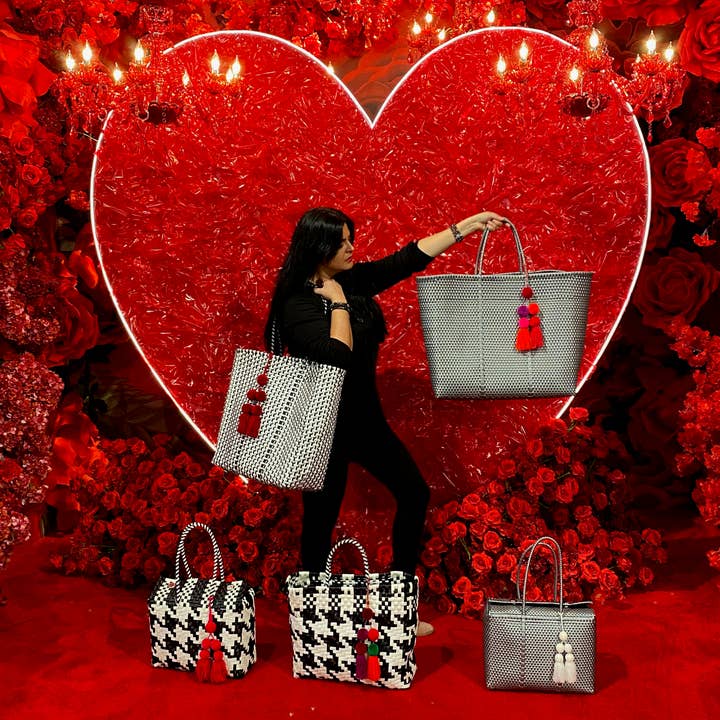 The Faria - Wholesale Beach Bag - Black/White Chanel Pattern handwoven recycle bag 4