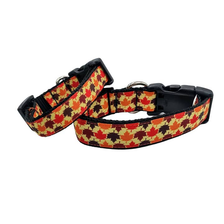 Collier pour chien Leaves pour la vente par Shelby's Squad