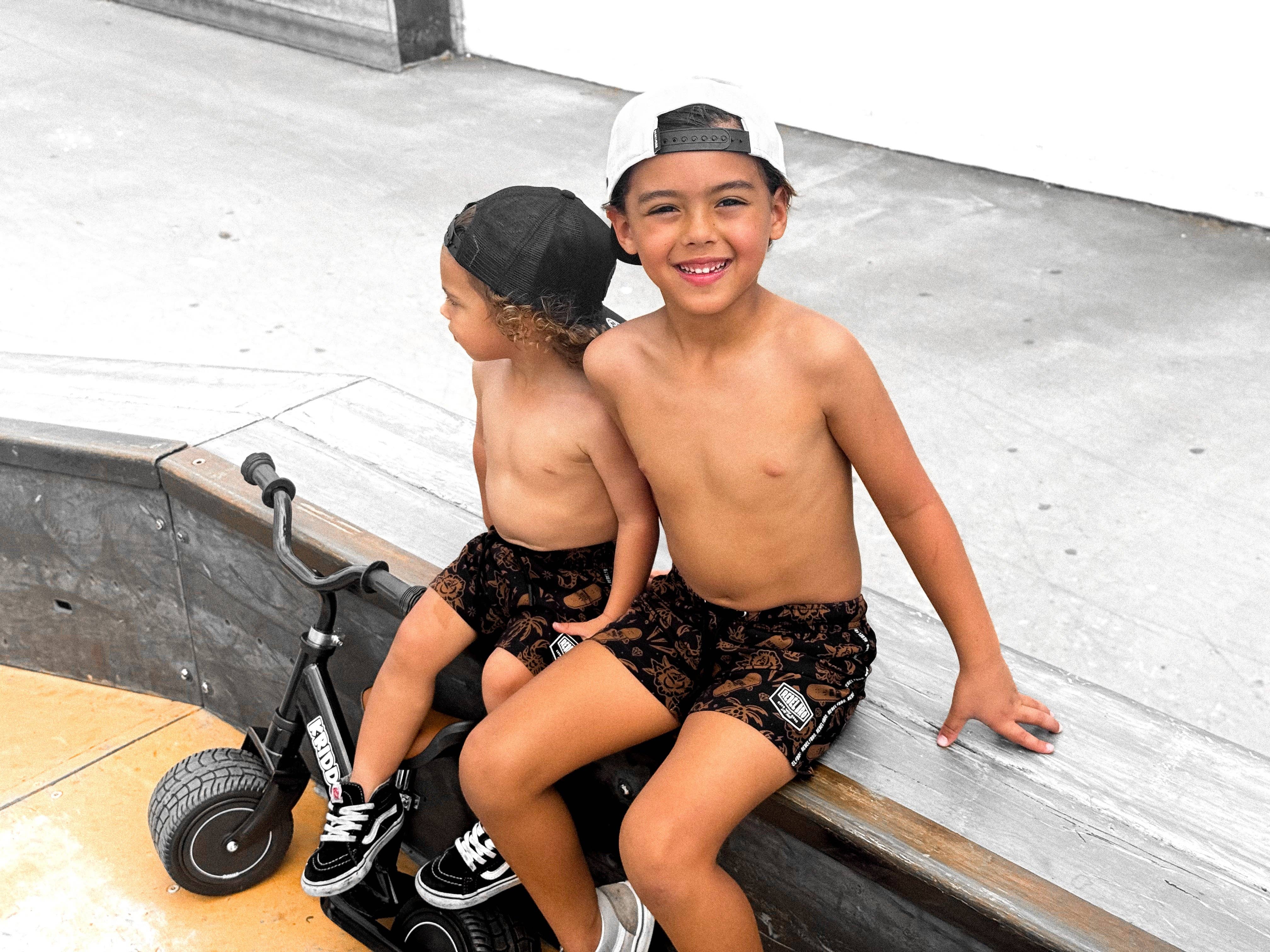 Rebel Bro - Vente Short de bain – enfant - Short de bain hybride en Rebels In Paradise [Édition Sahara]5