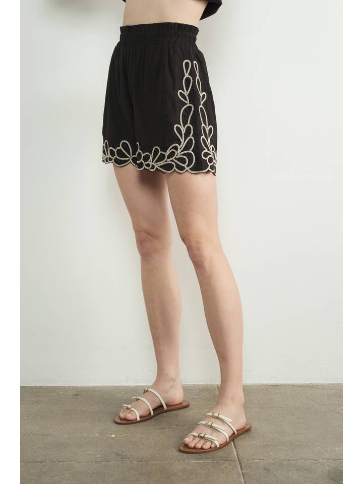 Aaron & Amber - Wholesale Shorts - Women's - MAP3230 EMBROIDERED HEM ELASTIC WAIST SHORTS