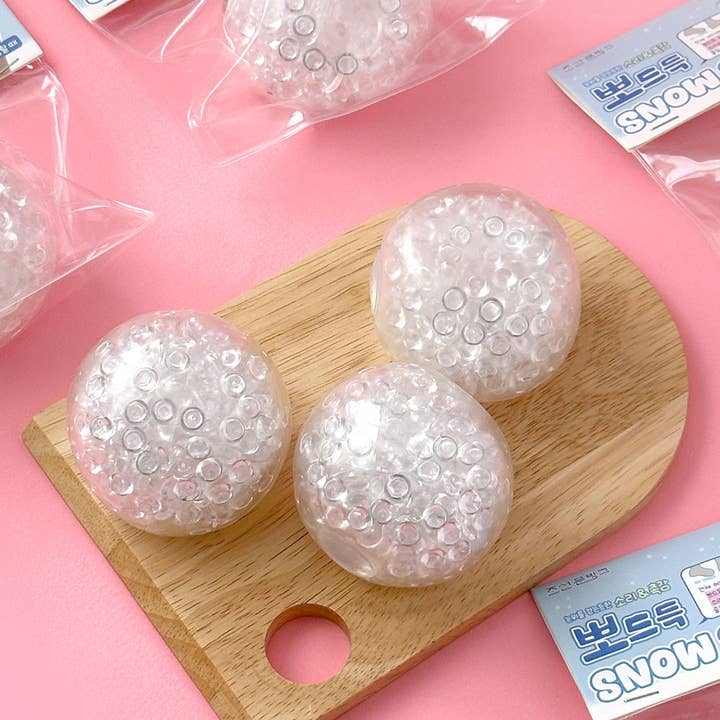 K-Wonderland - Wholesale Stress Relief Ball/Dough - SNOW SQUISH – Clear Jelly Bead Stress Ball2