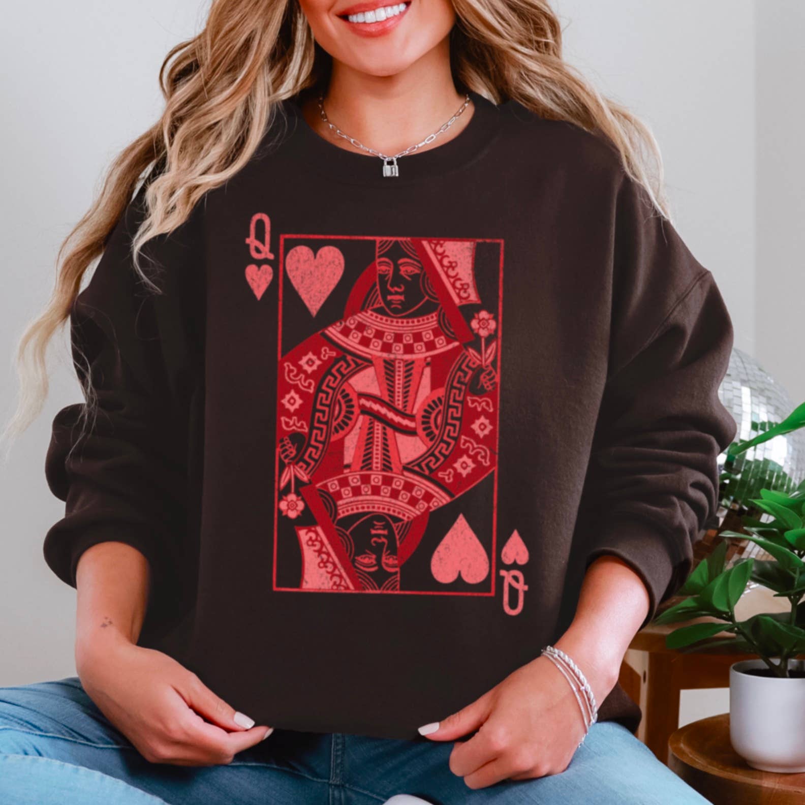 Shoppe SHC - Wholesale Graphic Sweatshirt - Women's - Queen Of Hearts Valentine Graphic Crewneck Sweatshirt10