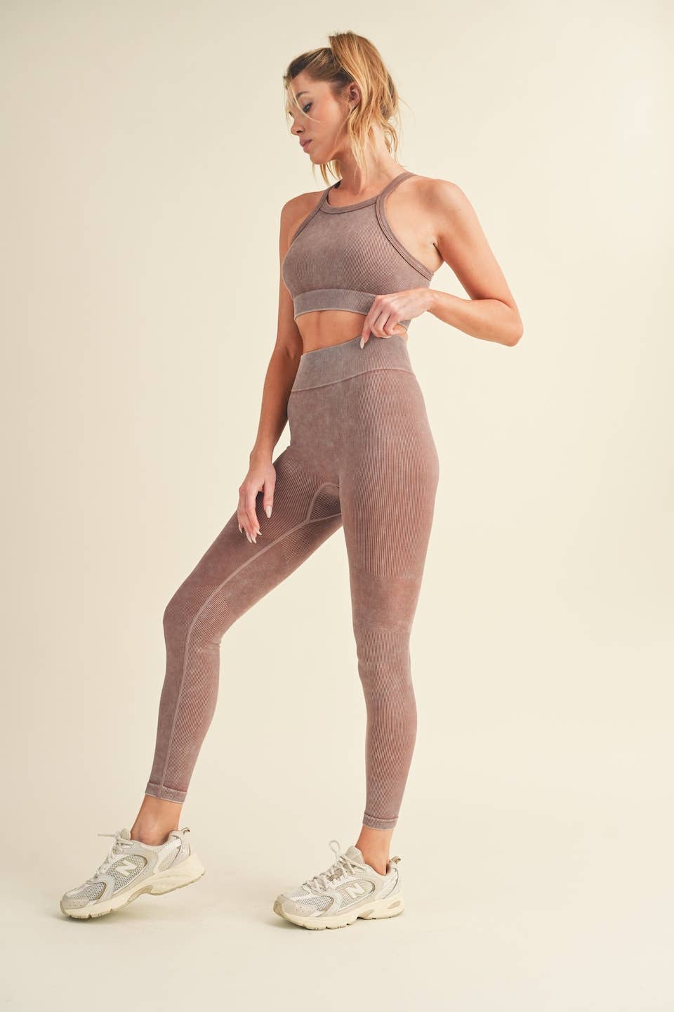 KIMBERLY C - Vente Ensemble de sport – femme - Ensemble soutien-gorge côtelé sans couture et legging à col haut24