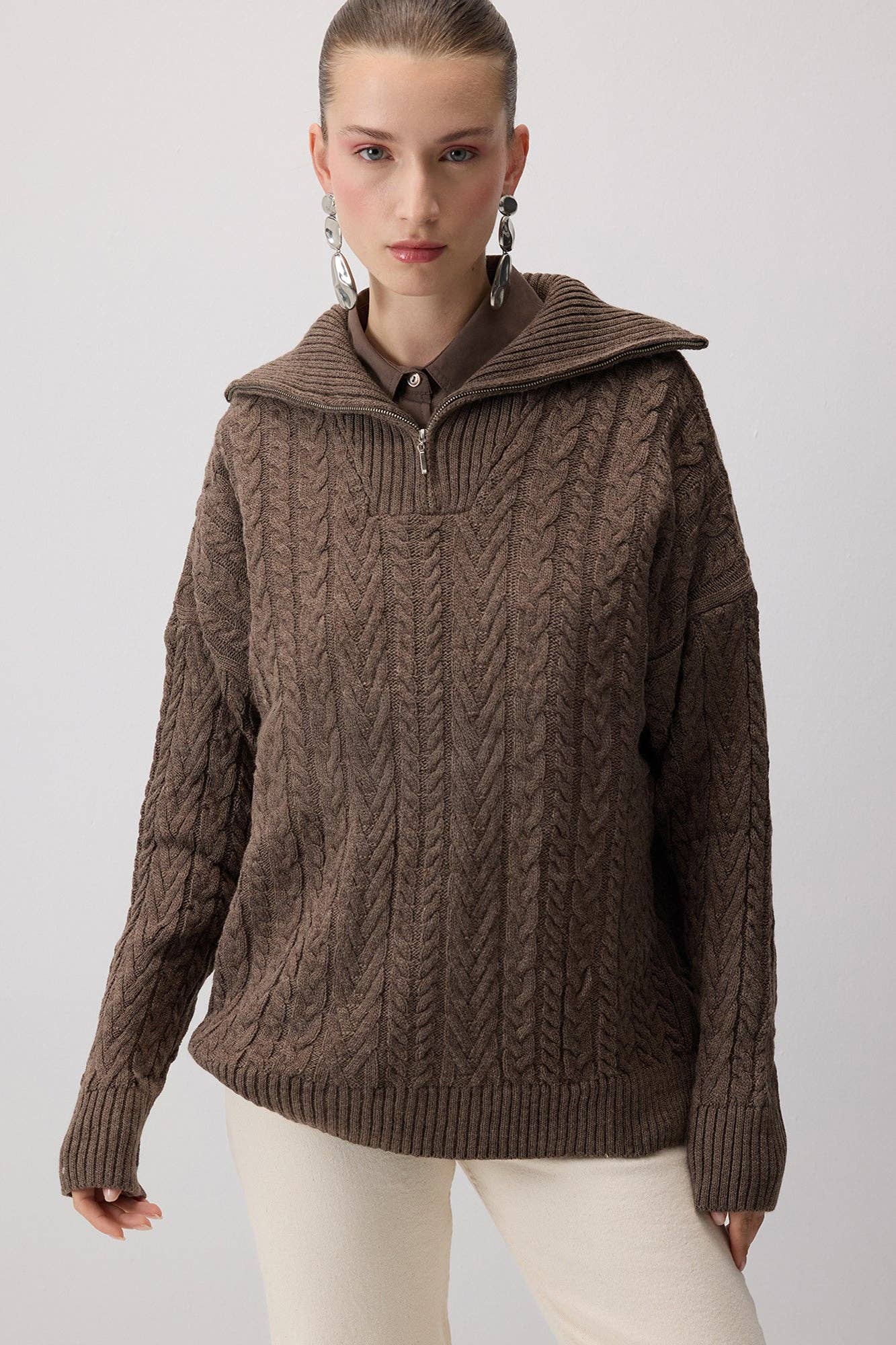 Brown KNIT SWEATER WINIT ZIPPER for wholesale on Faire2
