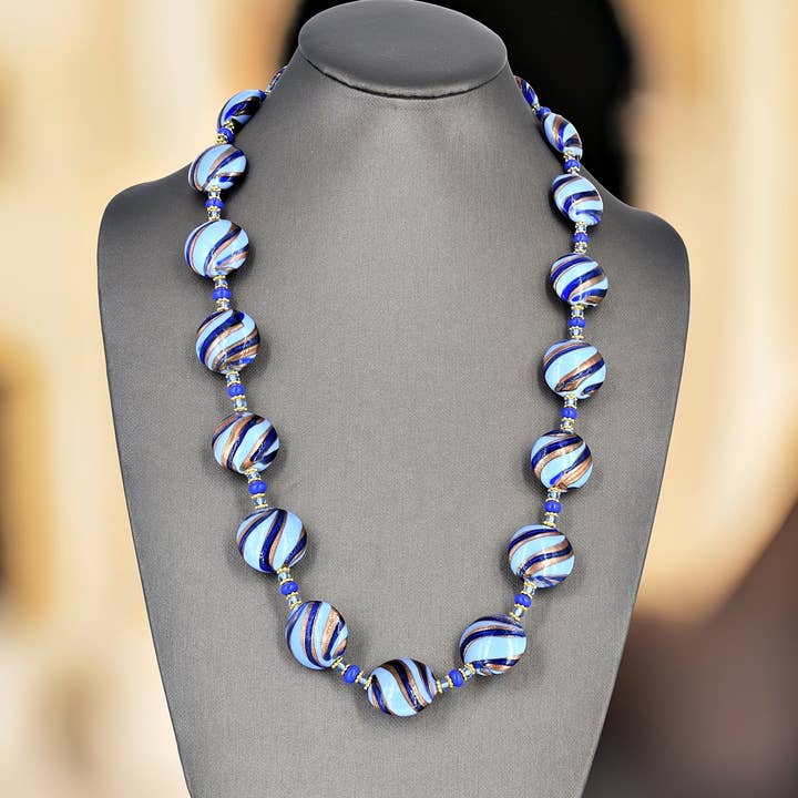 Collar llamativo con cuentas de cristal de Murano a rayas azules para venta al por mayor de Viktoria Simonë