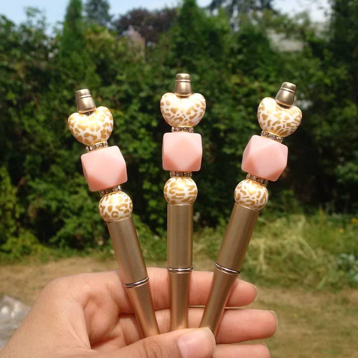 ”Pure Gold” Golden Leopard Print Hjärta Pärlstav Penna för wholesale av Amy Designs