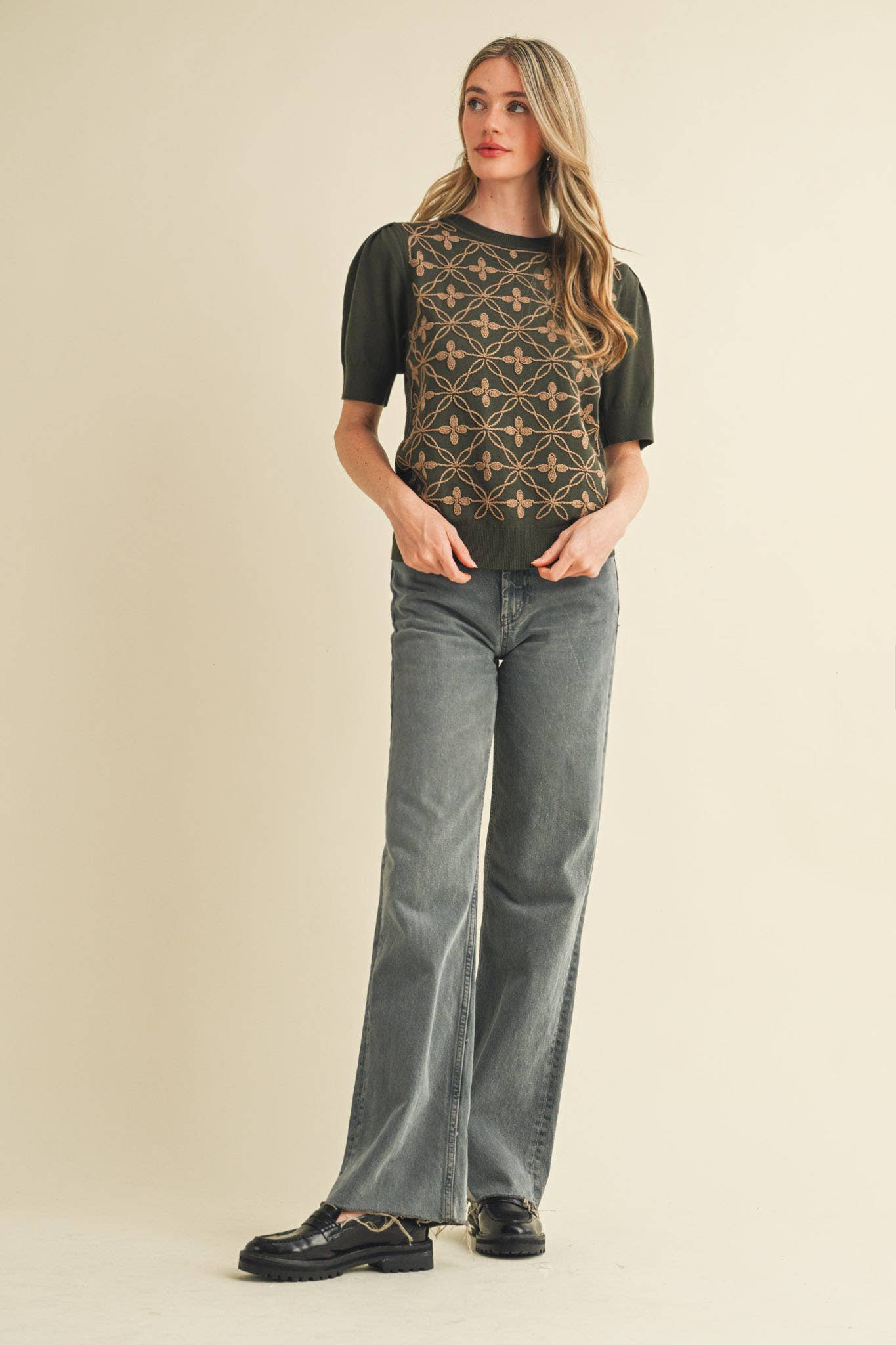 &MERCI - Wholesale Knit Sweater - Women's - SHORT PUFF SLEEVE EMBROIDERY FRONT SWEATER MSW1083232