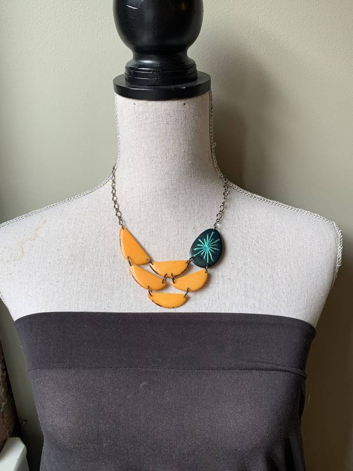 Peças Crescent com bordados personalizados por atacado de Veronica Riley Martens