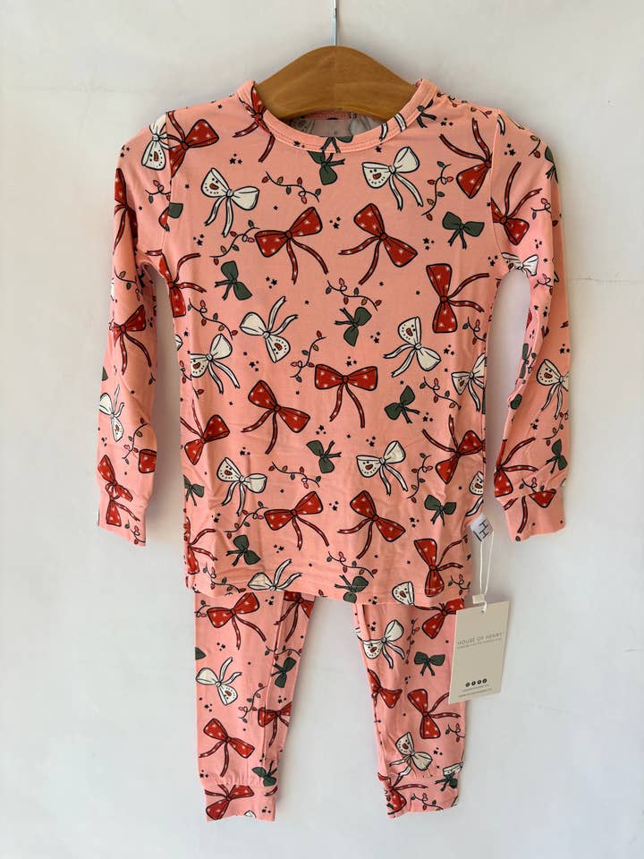 Holiday Bows 2-delige pyjama's voor wholesale door House of Henry