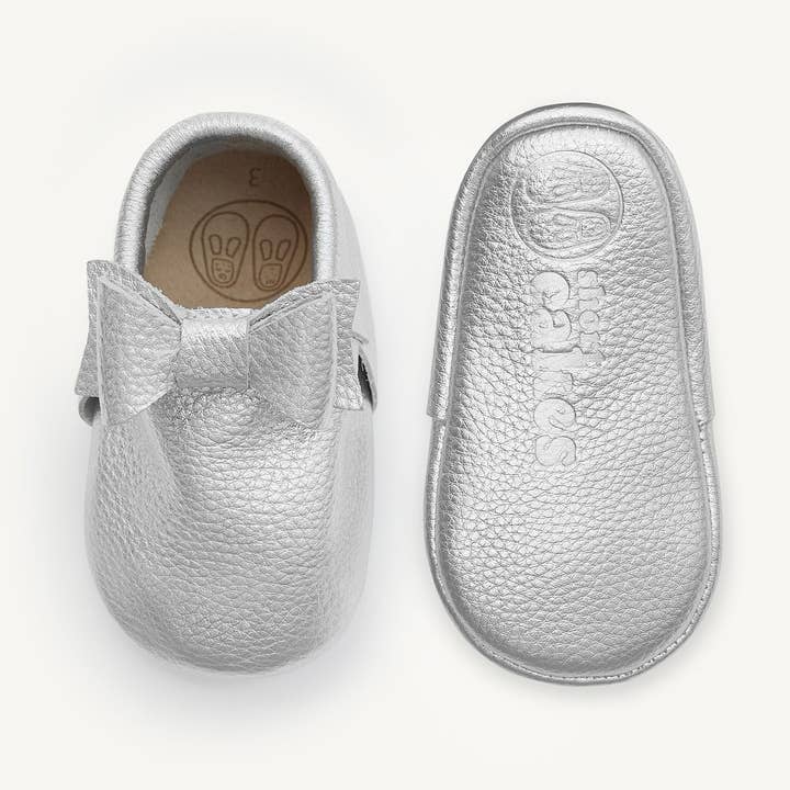 elsa silver baby moccasins for wholesale by Short Cakes