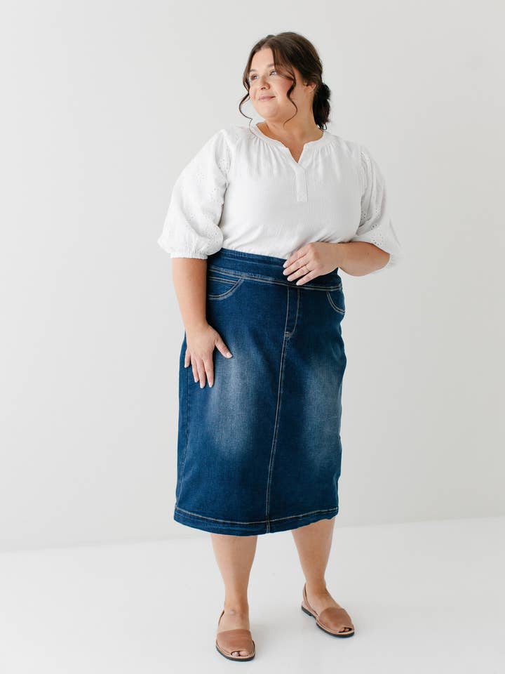 'Sara' Classic Knee Length Dark Denim Skirt for wholesale on Faire5