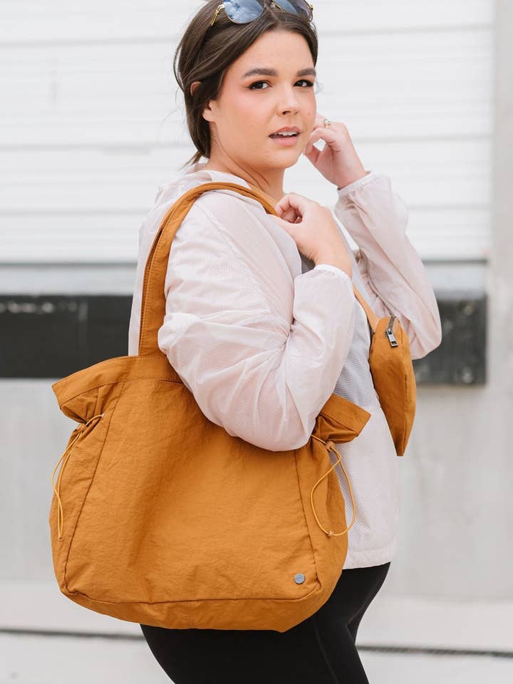 Madison Activewear Waist Belt Fanny Travel Bag for wholesale by modern and chic