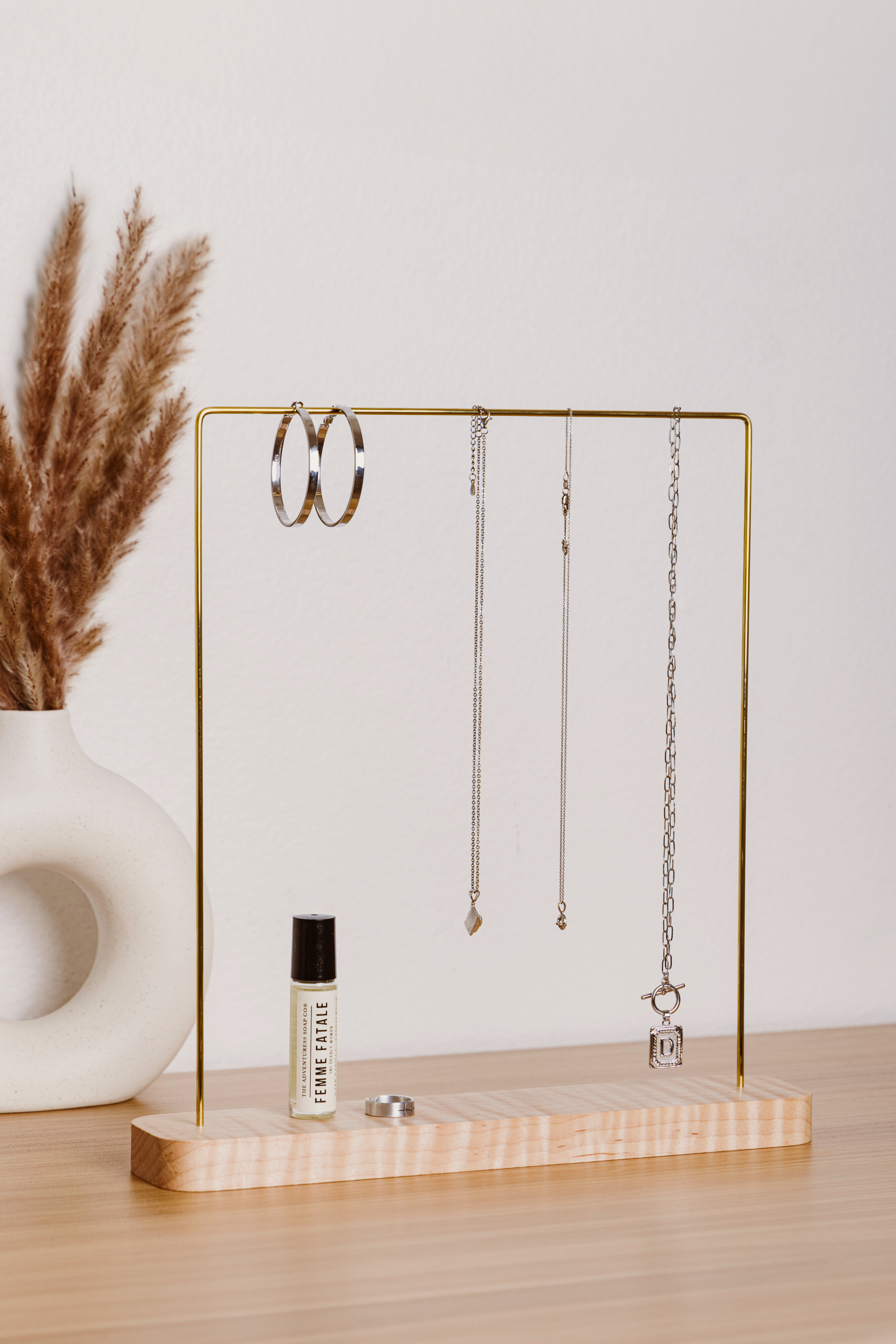 Damron Decor - Wholesale Jewelry Stand & Display - Brass And Wood Stand Luxe Permanent Jewelry Display Minimal2