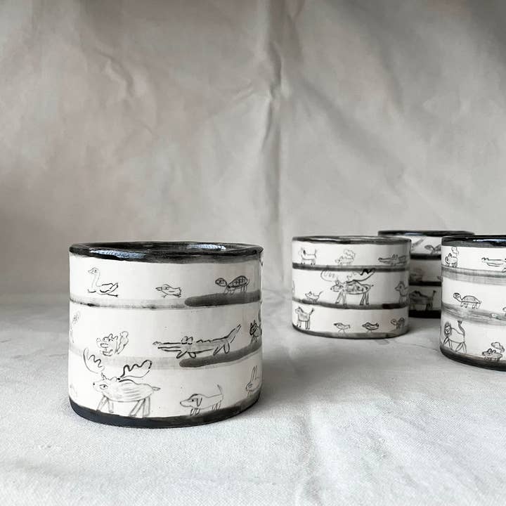 Mug Animal en Céramique Rustique Fait Main - Gobelet Peint à la Main pour la vente par Steph Becker