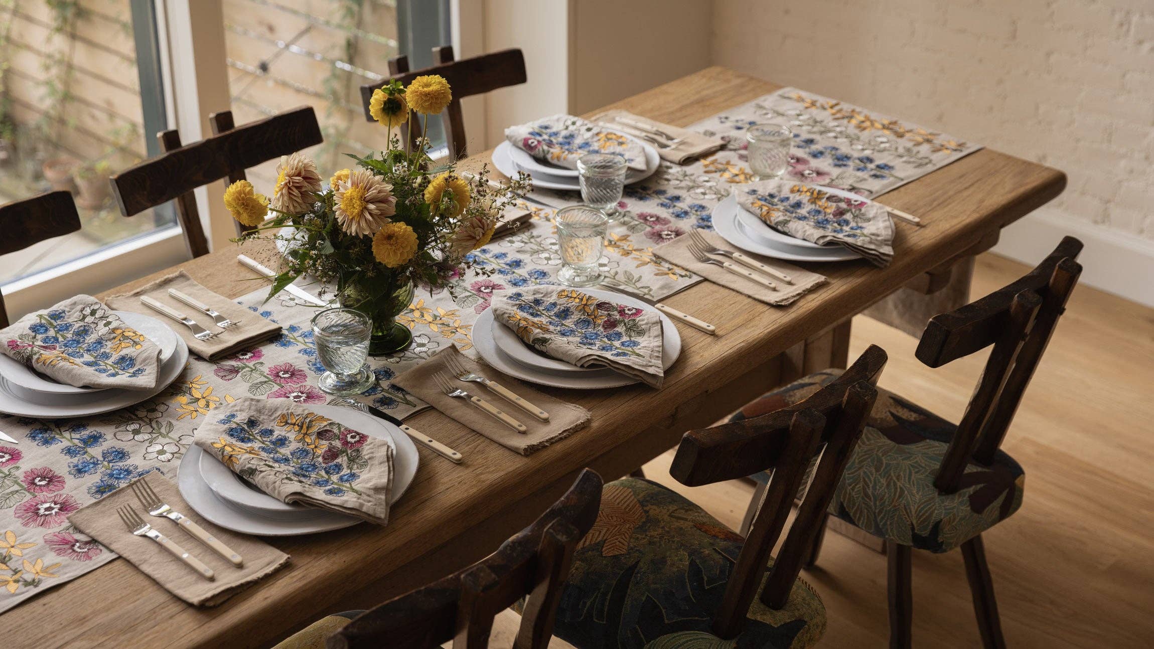 Coral & Tusk - Wholesale Table Runner - Spring Stems Table Runner5