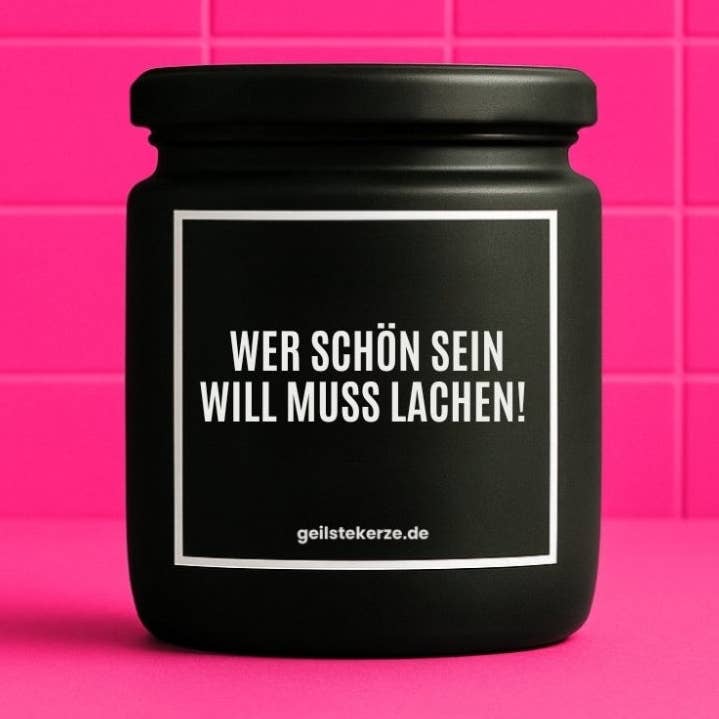 Vela biológica vegana com citação – QUEM QUER SER BONITO TEM QUE RIR! por atacado de geilstekerze