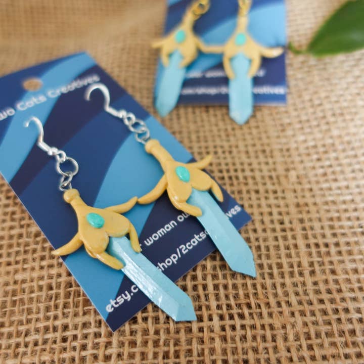 Pendientes She-Ra Sword Princess of Power hechos a mano para venta al por mayor de Two Cats Creatives