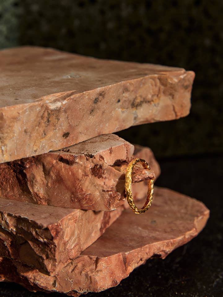 Anillo simple de alambre retorcido para venta al por mayor de Marie Weidner Jewellery