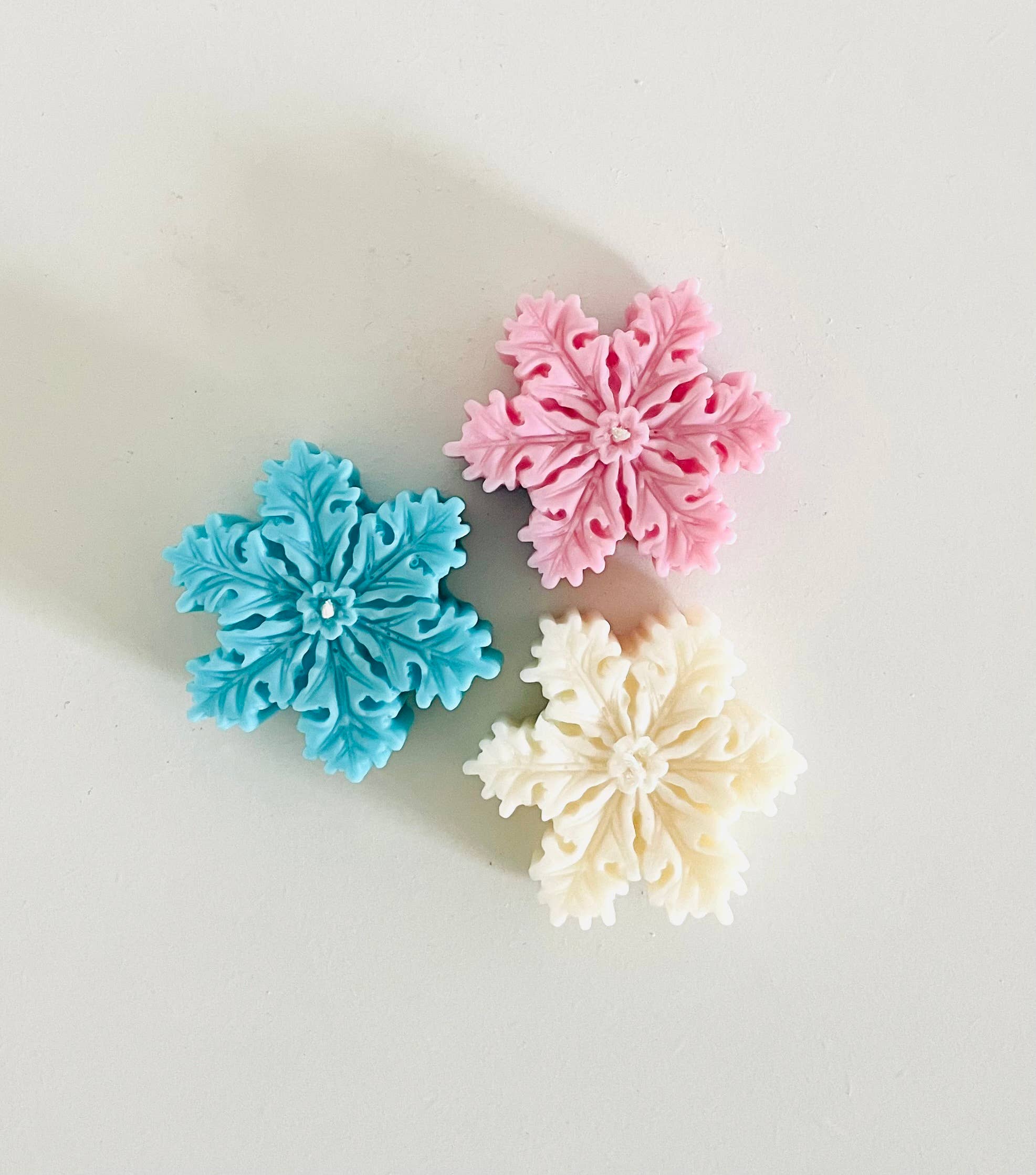 Sweet-Deco Creative - Wholesale Novelty Candle - Hand cast snowflake candle8