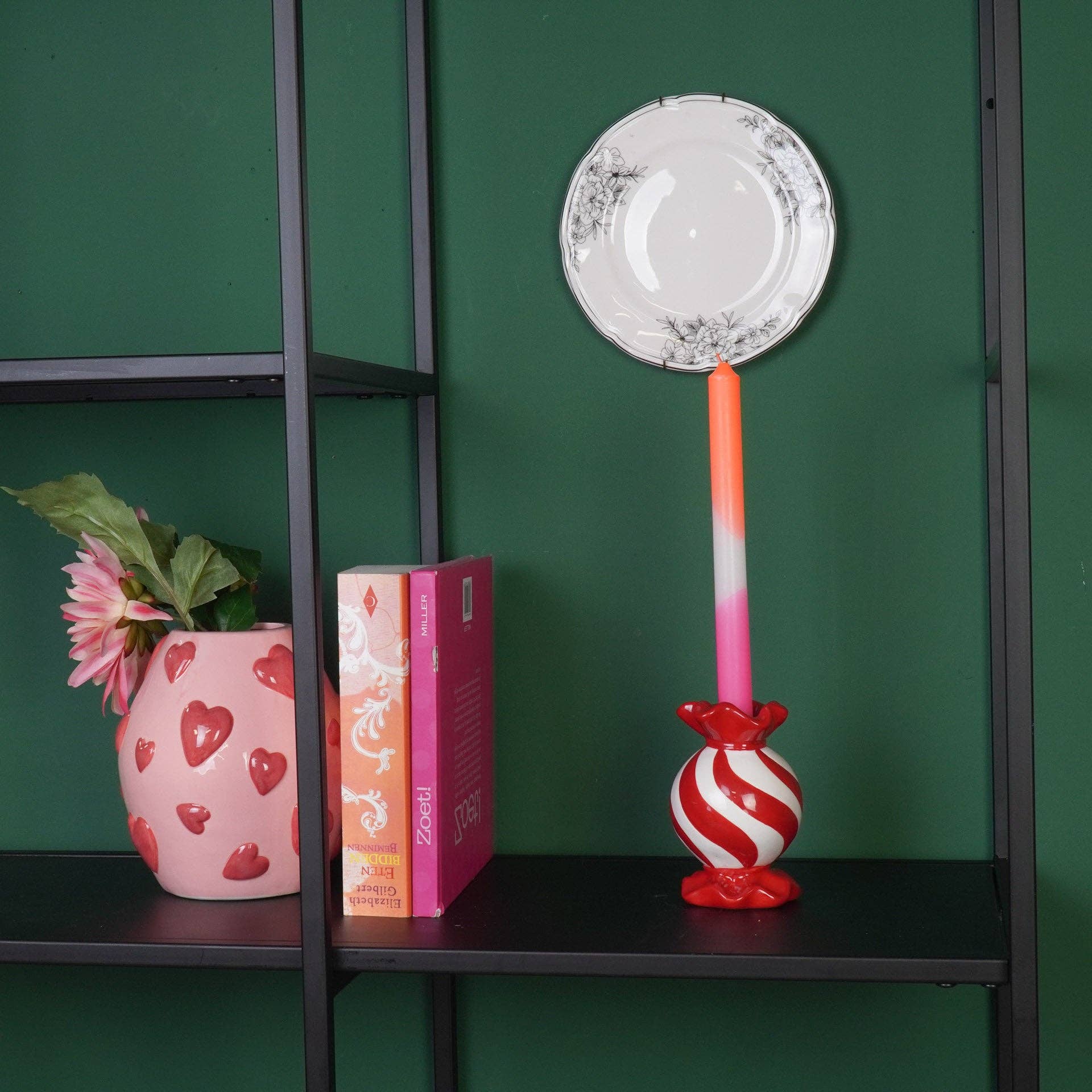 Housevitamin bv - Wholesale Kaarsenhouder - Kandelaar - Toffee Snoep - Rood/Wit - 8,5x8,5x13 cm3