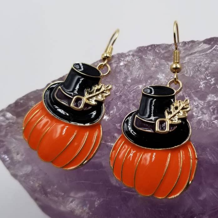 Orecchini autunnali con cappello e zucca per la vendita all'ingrosso da parte di magnolia jewelry