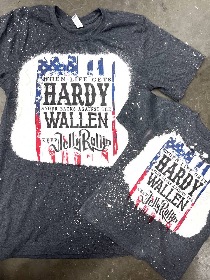 Charbon blanchi T-shirt graphique When Life Gets Hardy en vente sur Faire0