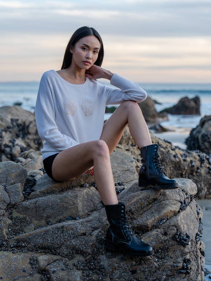 le pull Broken Shell en blanc pour la vente par Catnip and Seaweed LLC