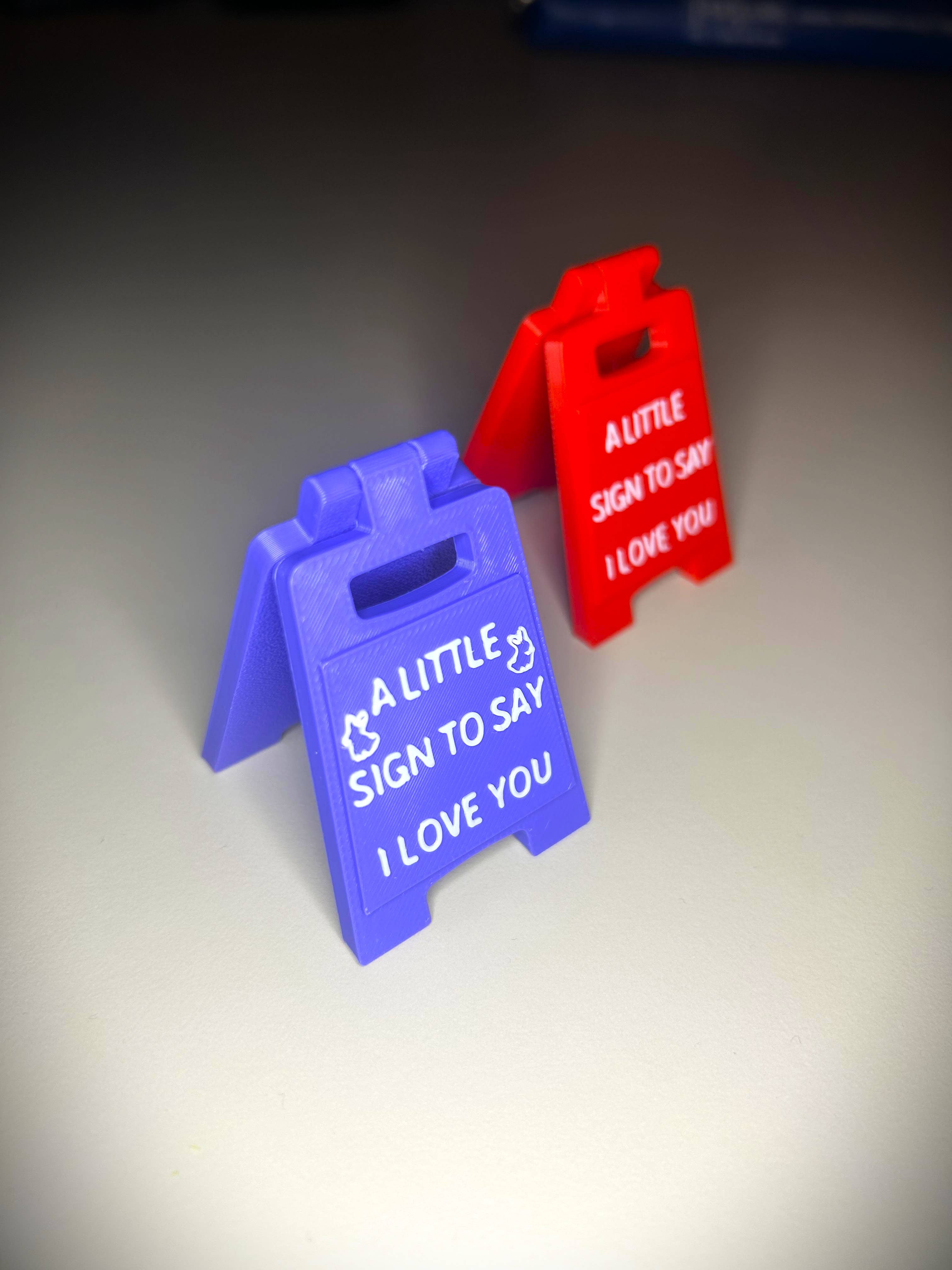 Drimzy - Wholesale Decorative Tabletop Object - I Love You Miniature Sign – Cute Desk Decoration Gift 0