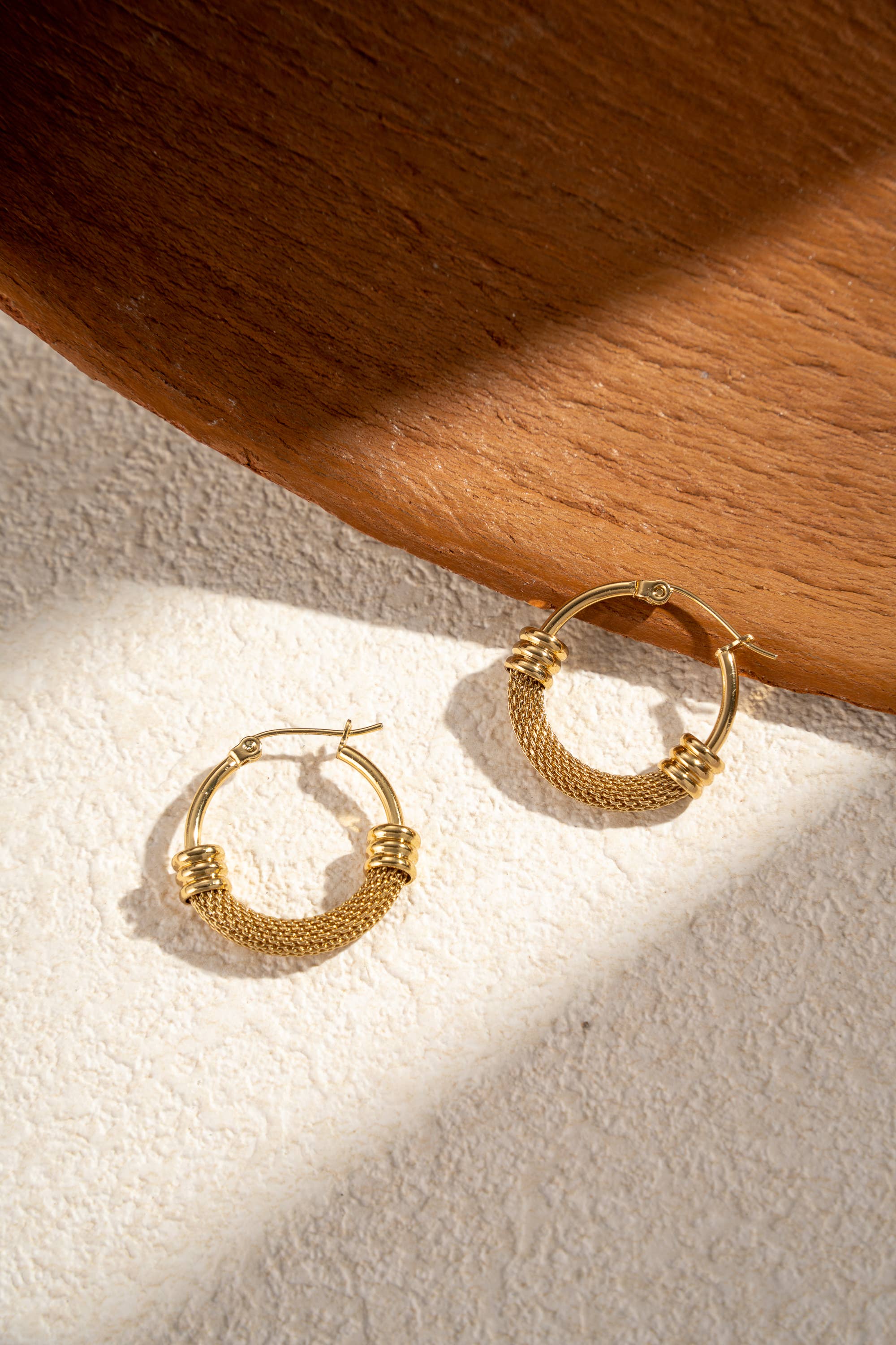 COSMOS - Wholesale Hoop Earrings - Braided golden hoop earrings in stainless steel bohemian style