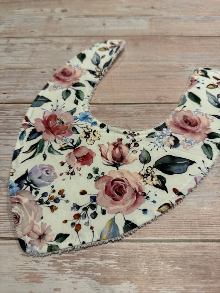 Bavaglino per bebè - Dribble Bib - Dancy per la vendita all'ingrosso da parte di Finished with a Kiss