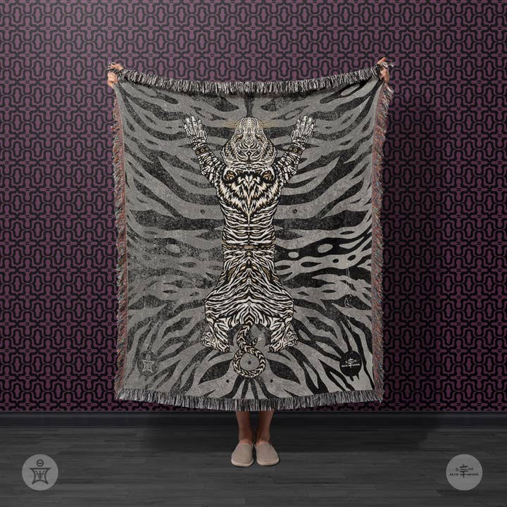 Sean Martorana - Wholesale Throw Blanket - AEON Tiger Blanket Black White Gold4
